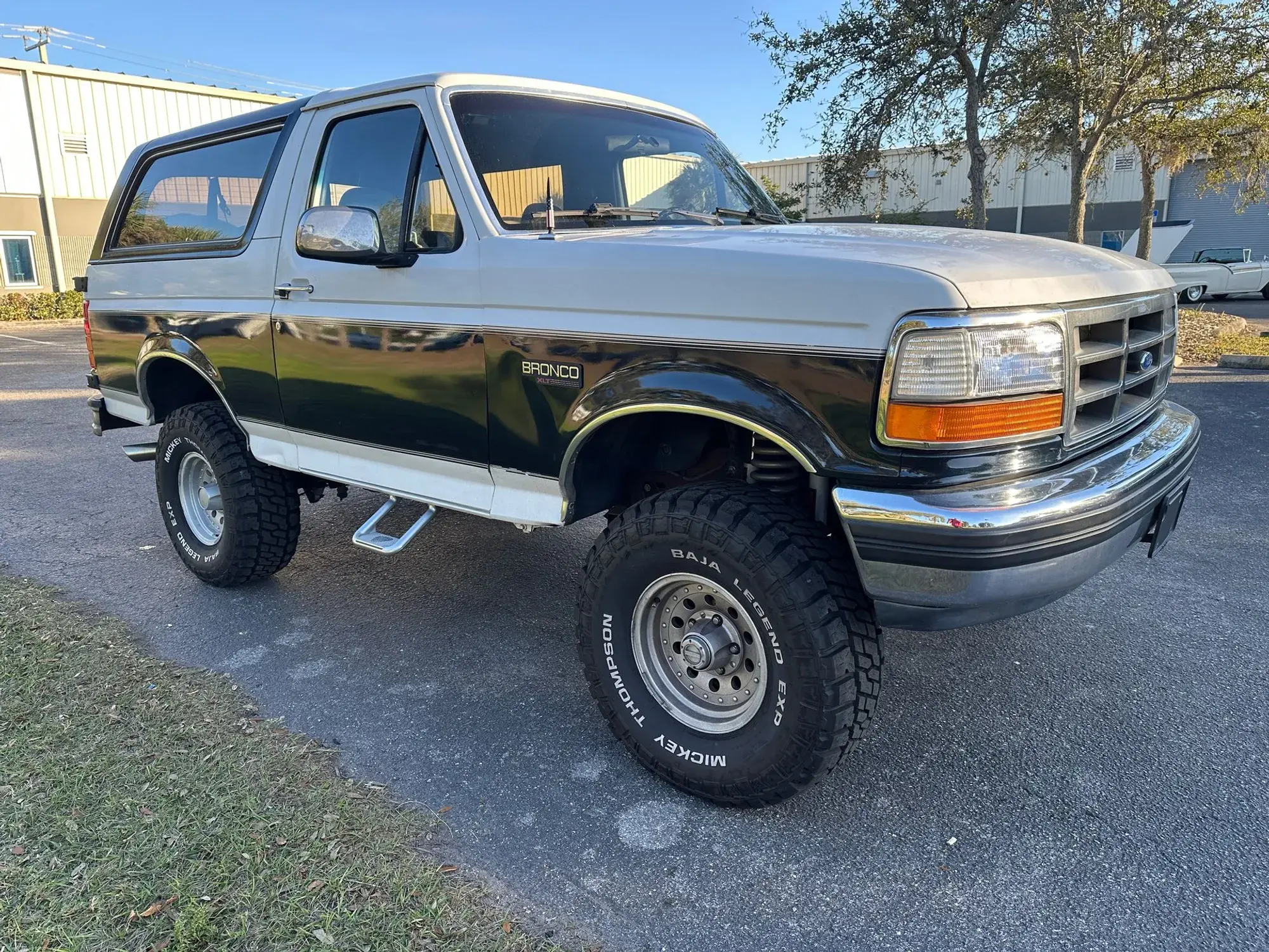 1992 Ford Bronco XLT 4×4 - 4