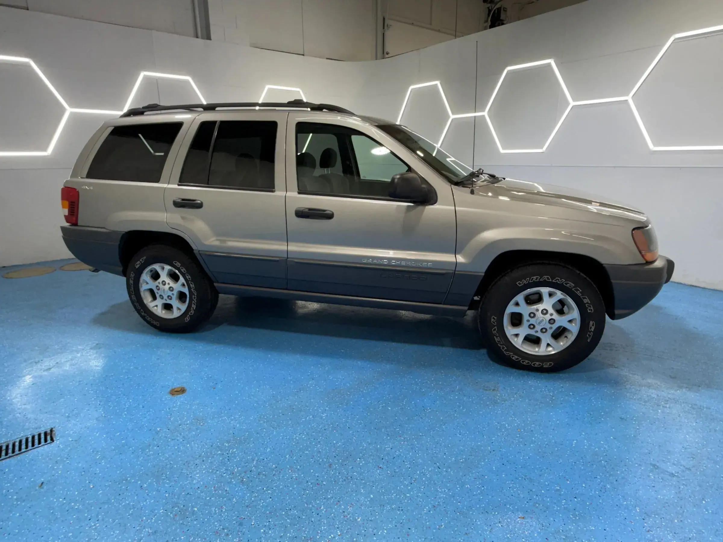 40k-Mile 2001 Jeep Grand Cherokee
