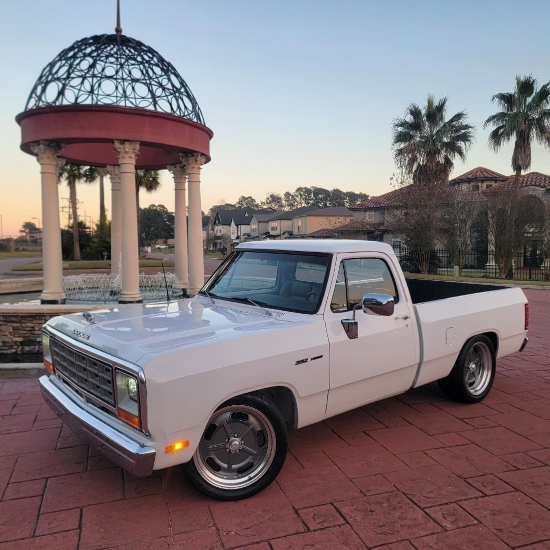 1982 Dodge D150 Resto-Mod