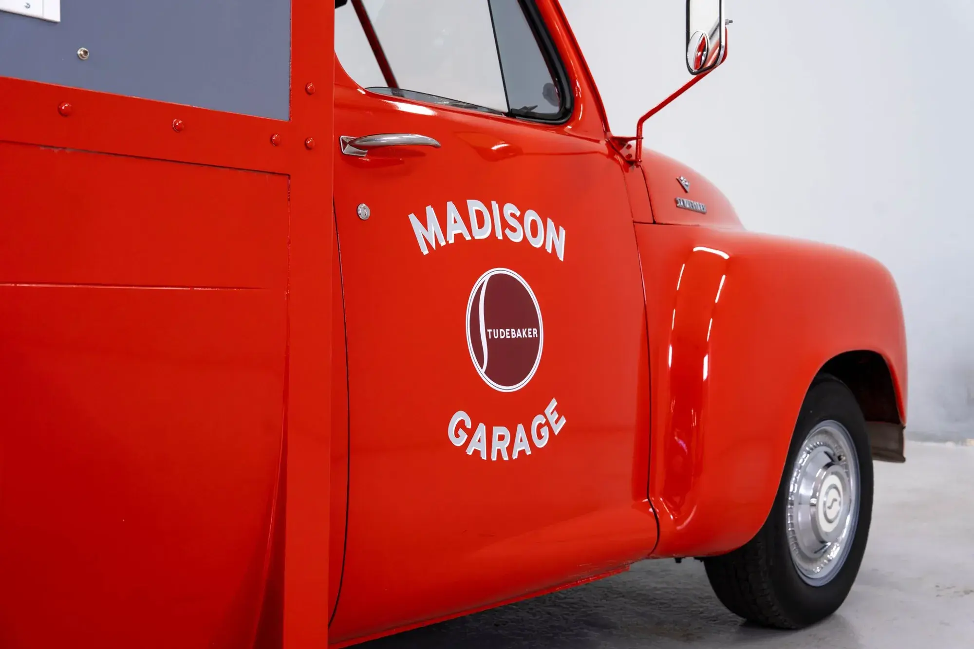 1952 Studebaker 2R5 Cargo Truck