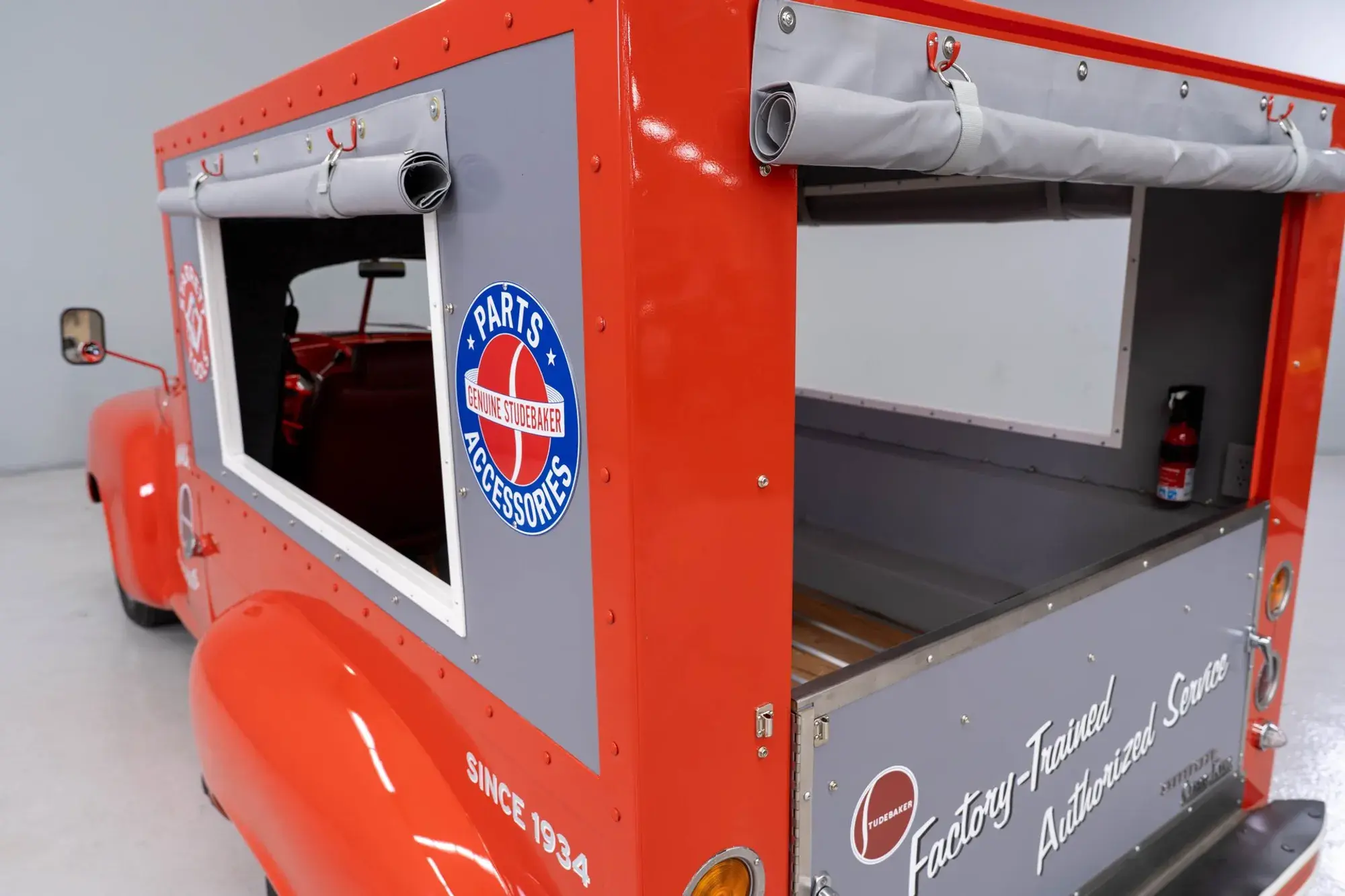 1952 Studebaker 2R5 Cargo Truck