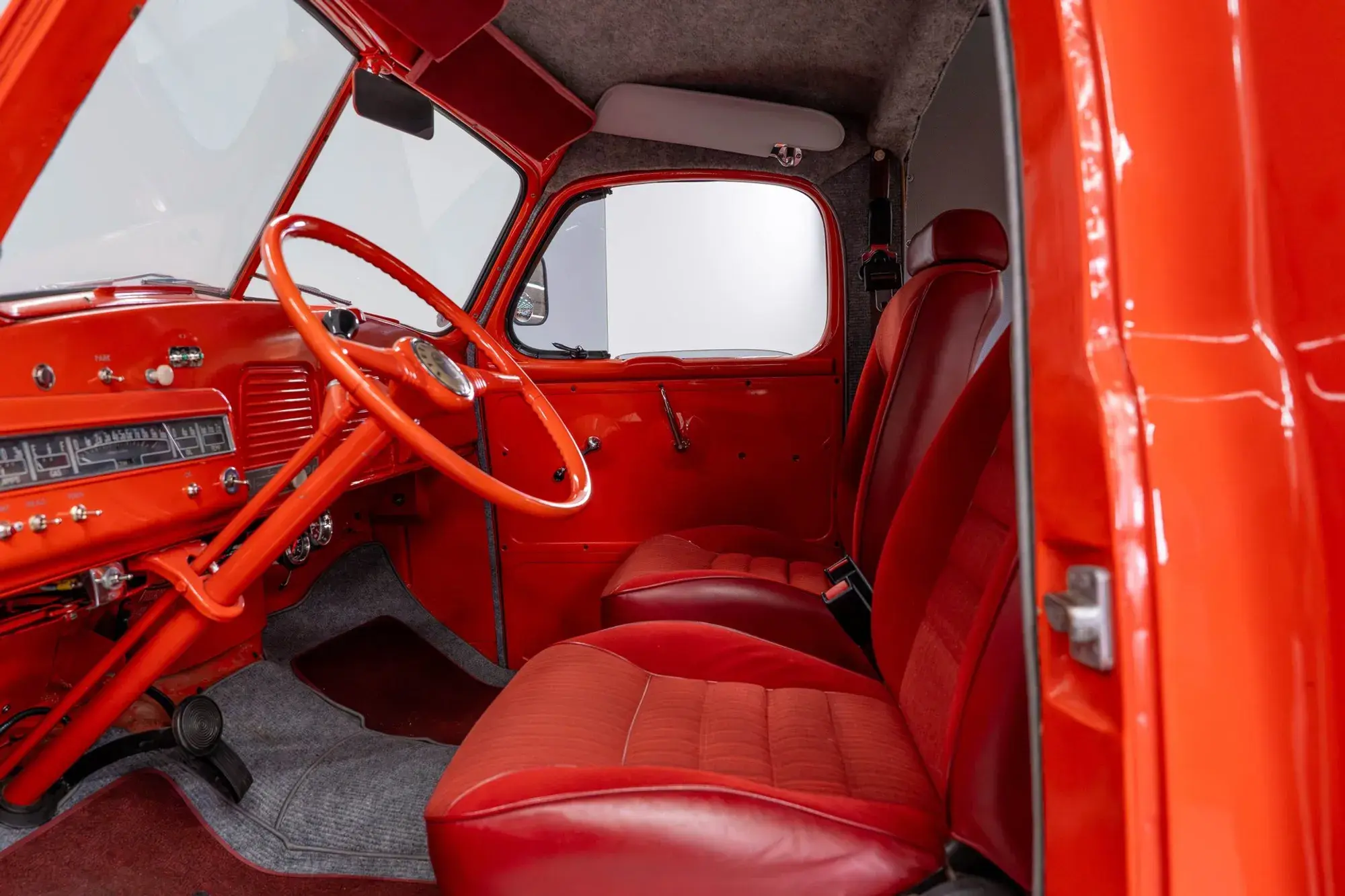 1952 Studebaker 2R5 Cargo Truck