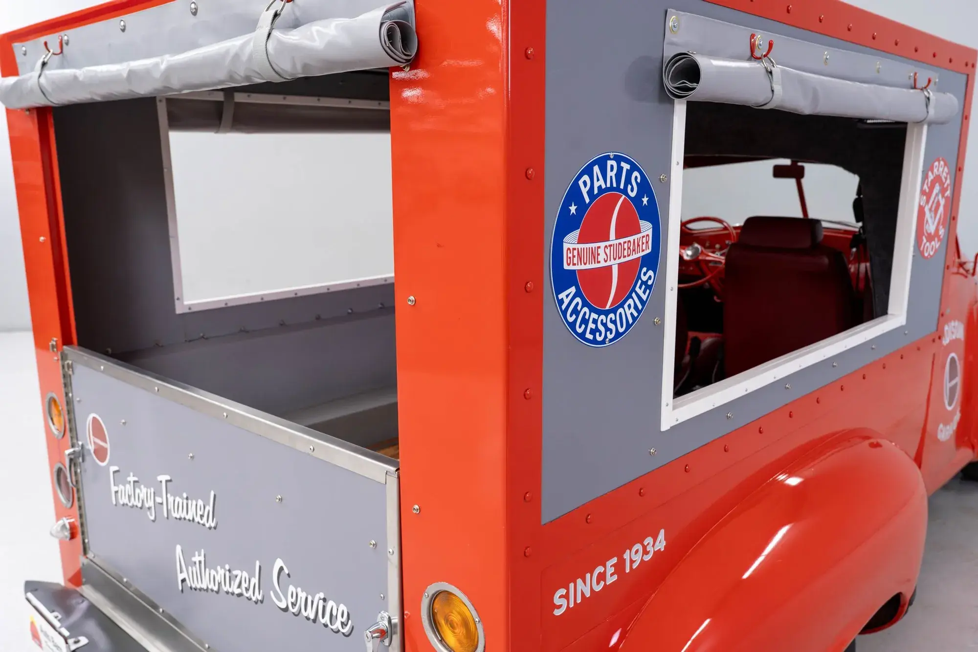 1952 Studebaker 2R5 Cargo Truck