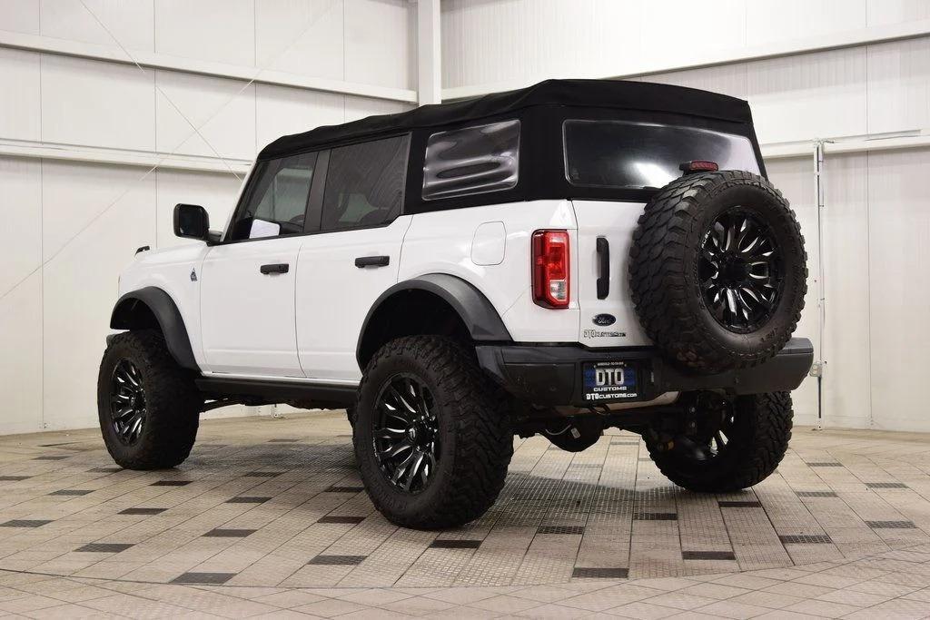 2022 Ford Bronco Black Diamond - 3