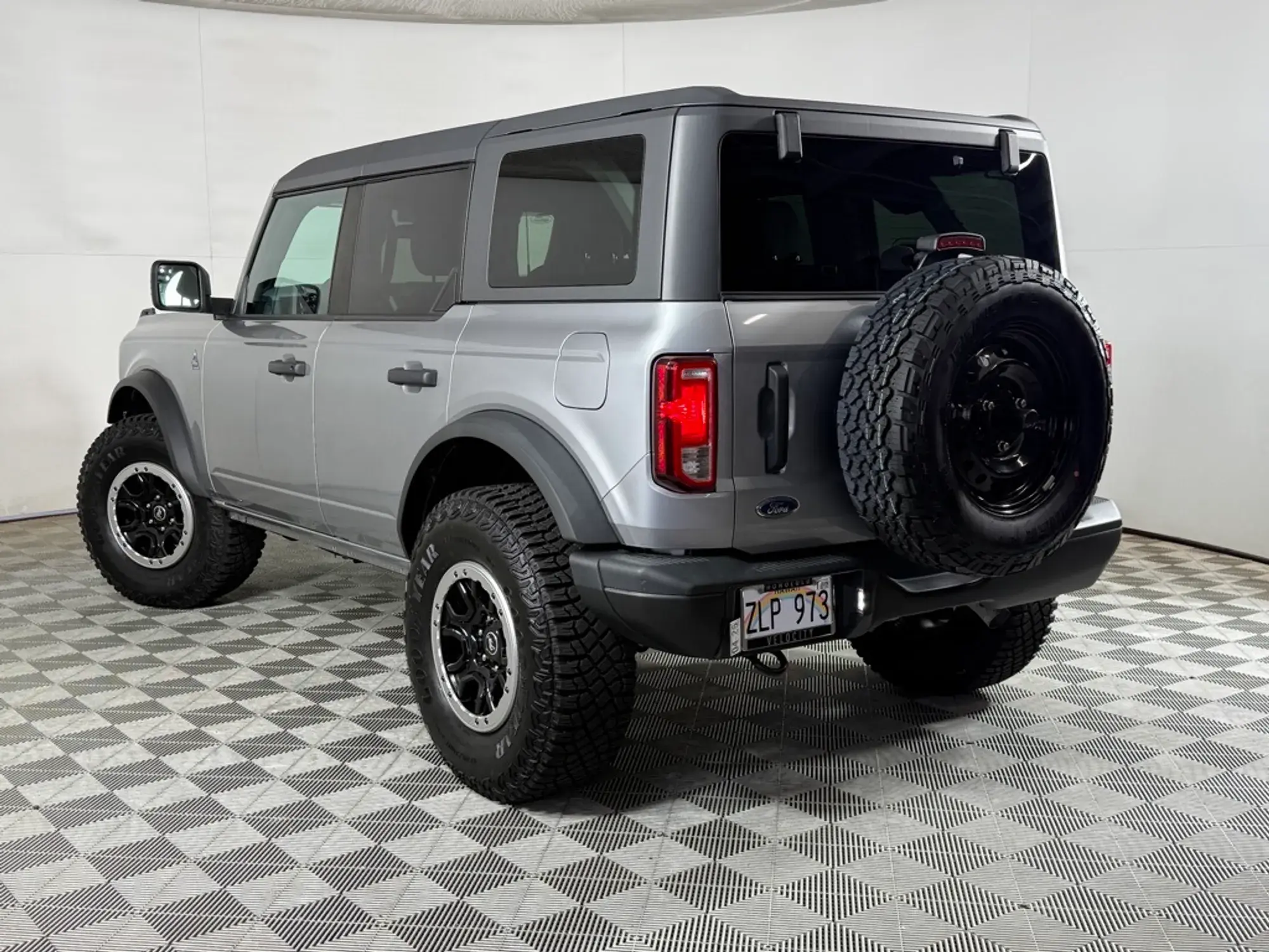 2023 Ford Bronco Black Diamond - 4