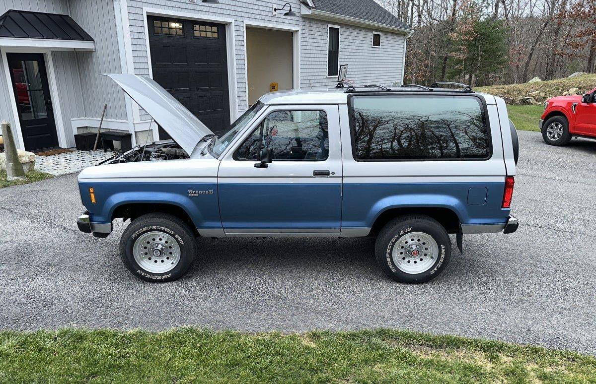 29k-Mile 1988 Ford Bronco II XLT 4×4