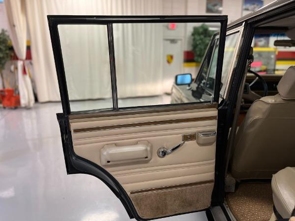 1990 Jeep Grand Wagoneer