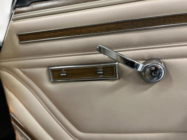 1990 Jeep Grand Wagoneer