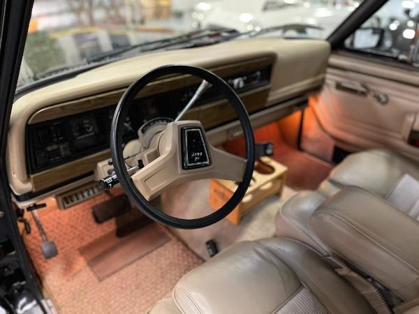 1990 Jeep Grand Wagoneer