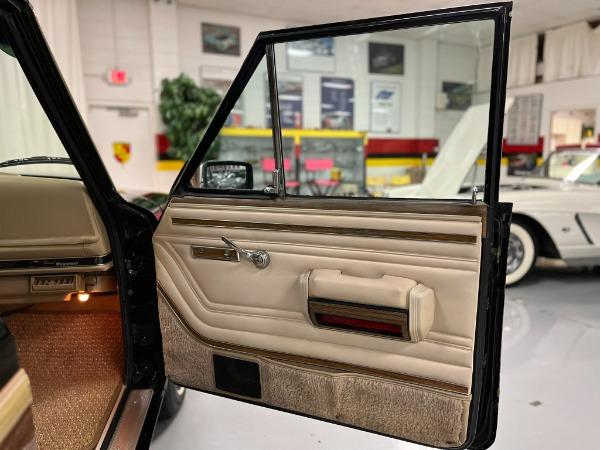 1990 Jeep Grand Wagoneer