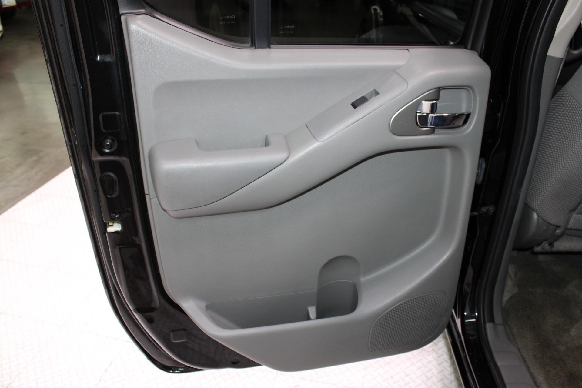 2016 Nissan Frontier SV