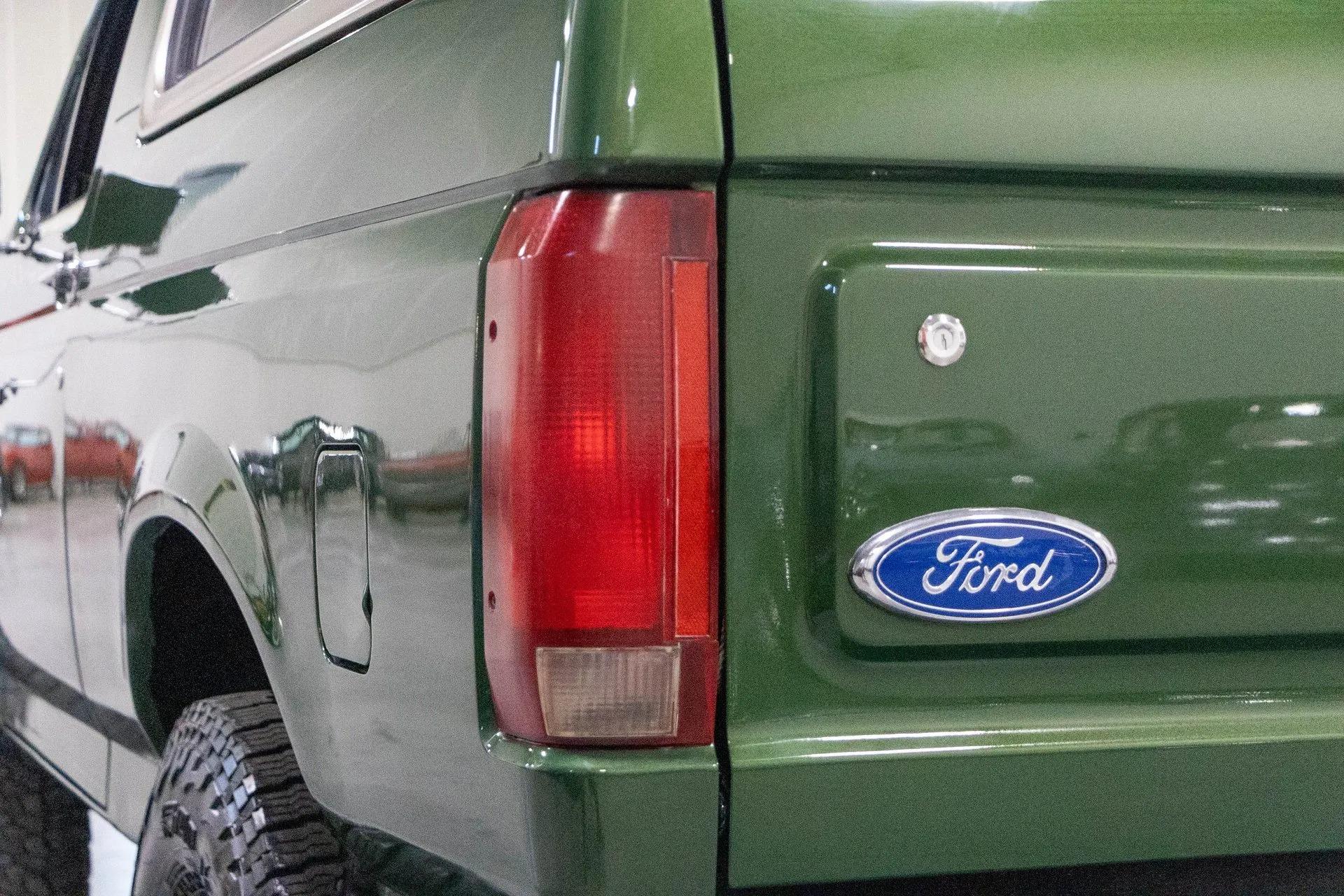 1995 Ford Bronco XLT