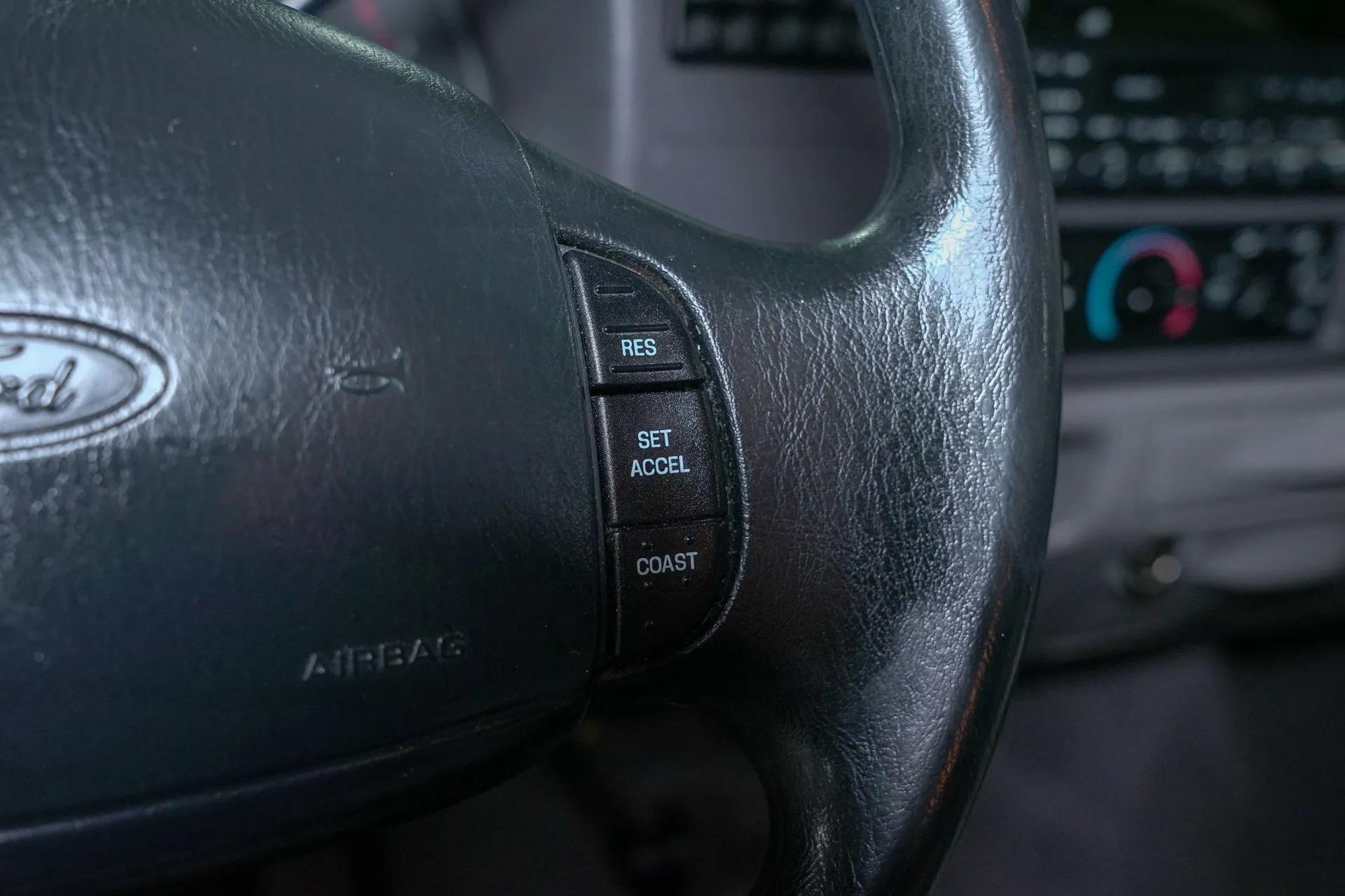 1999 Ford F-250 Super Duty XLT