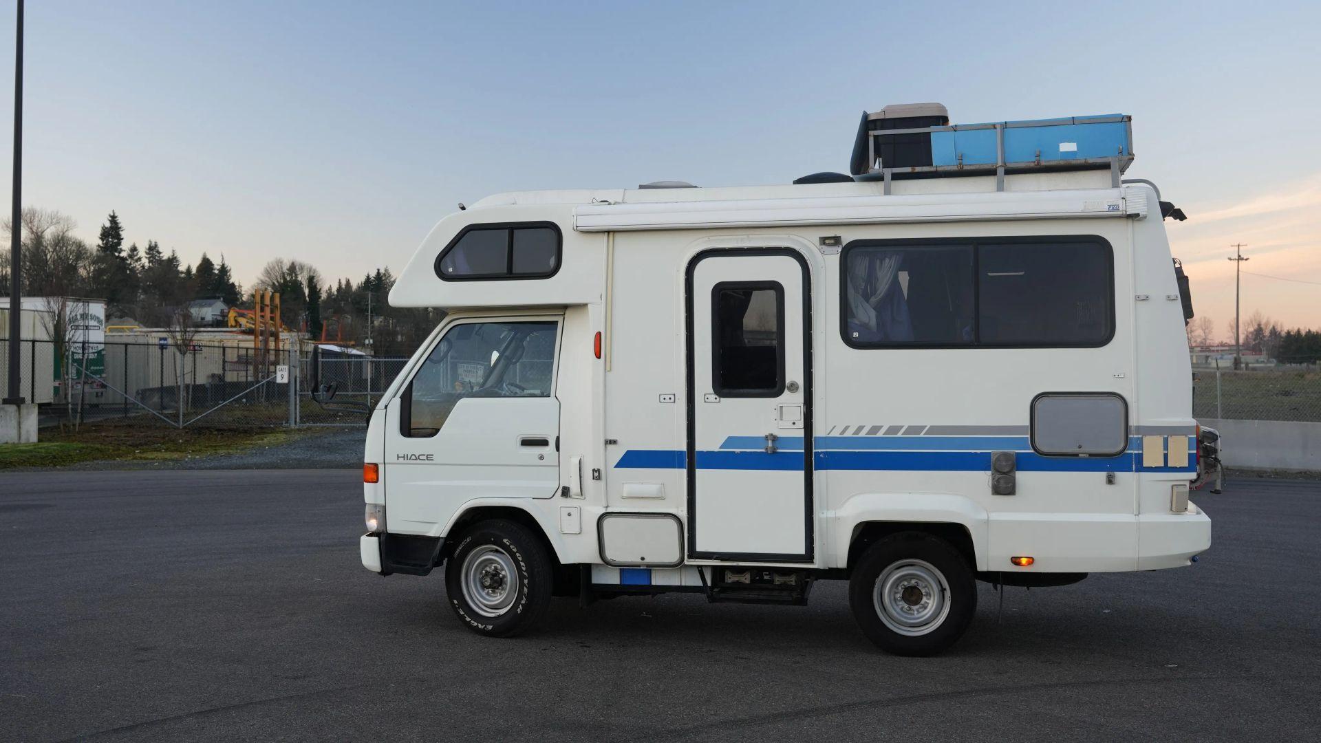 1996 Toyota HiAce Alimo (LY151)