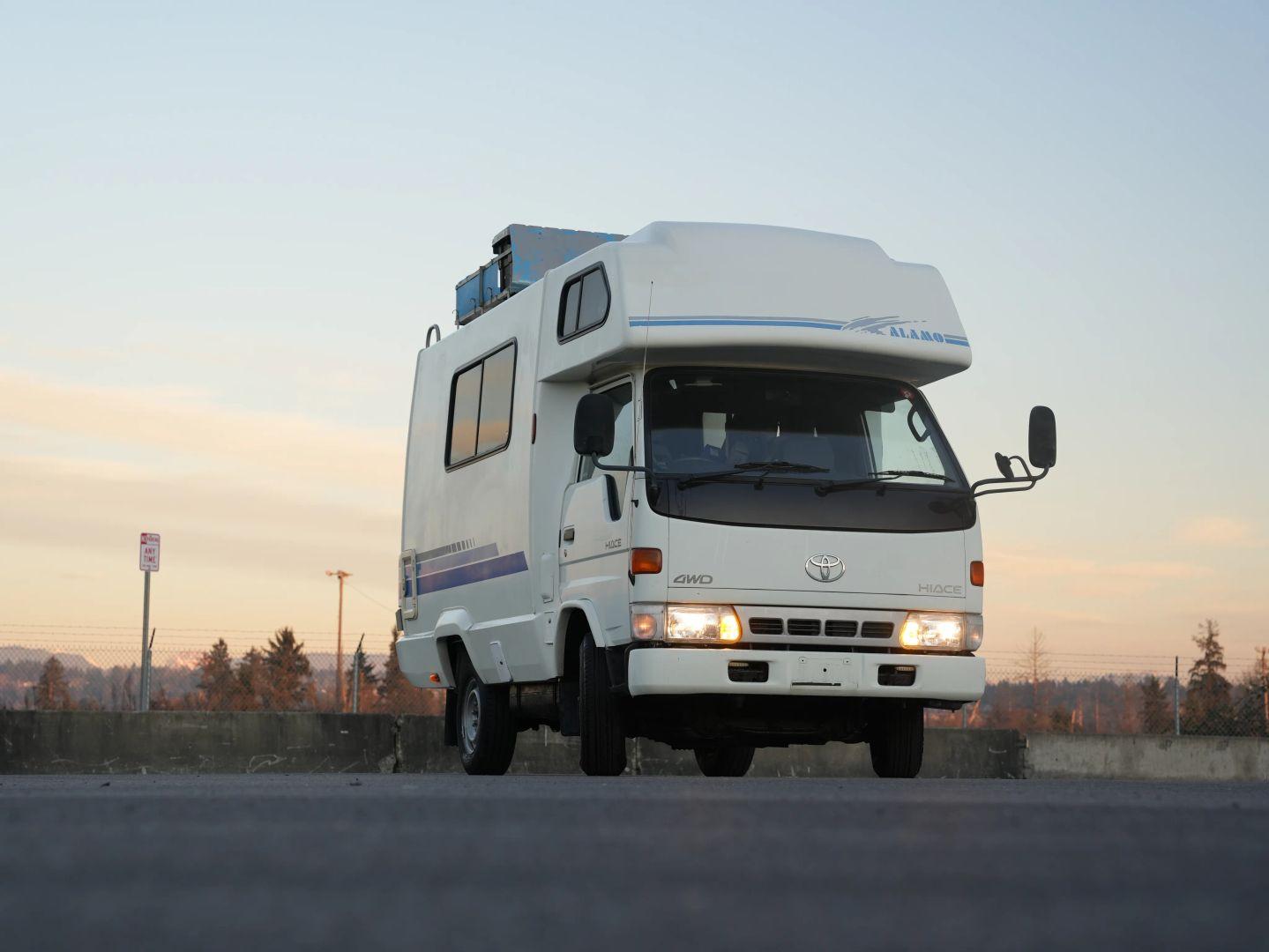 1996 Toyota HiAce Alimo (LY151)