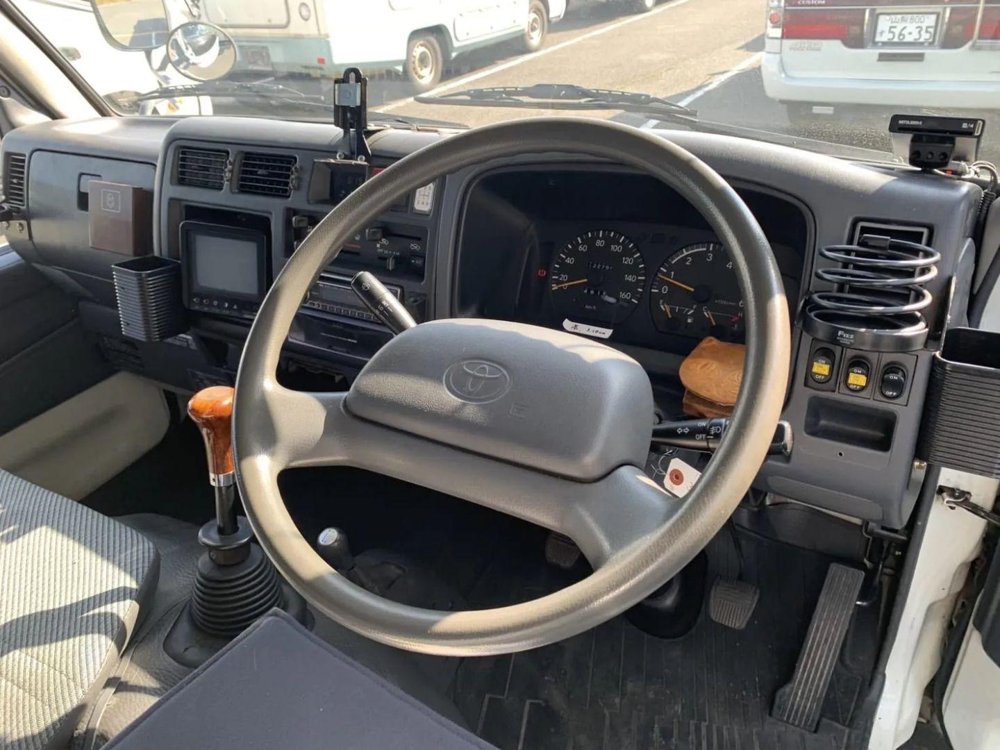 1996 Toyota HiAce Alimo (LY151)