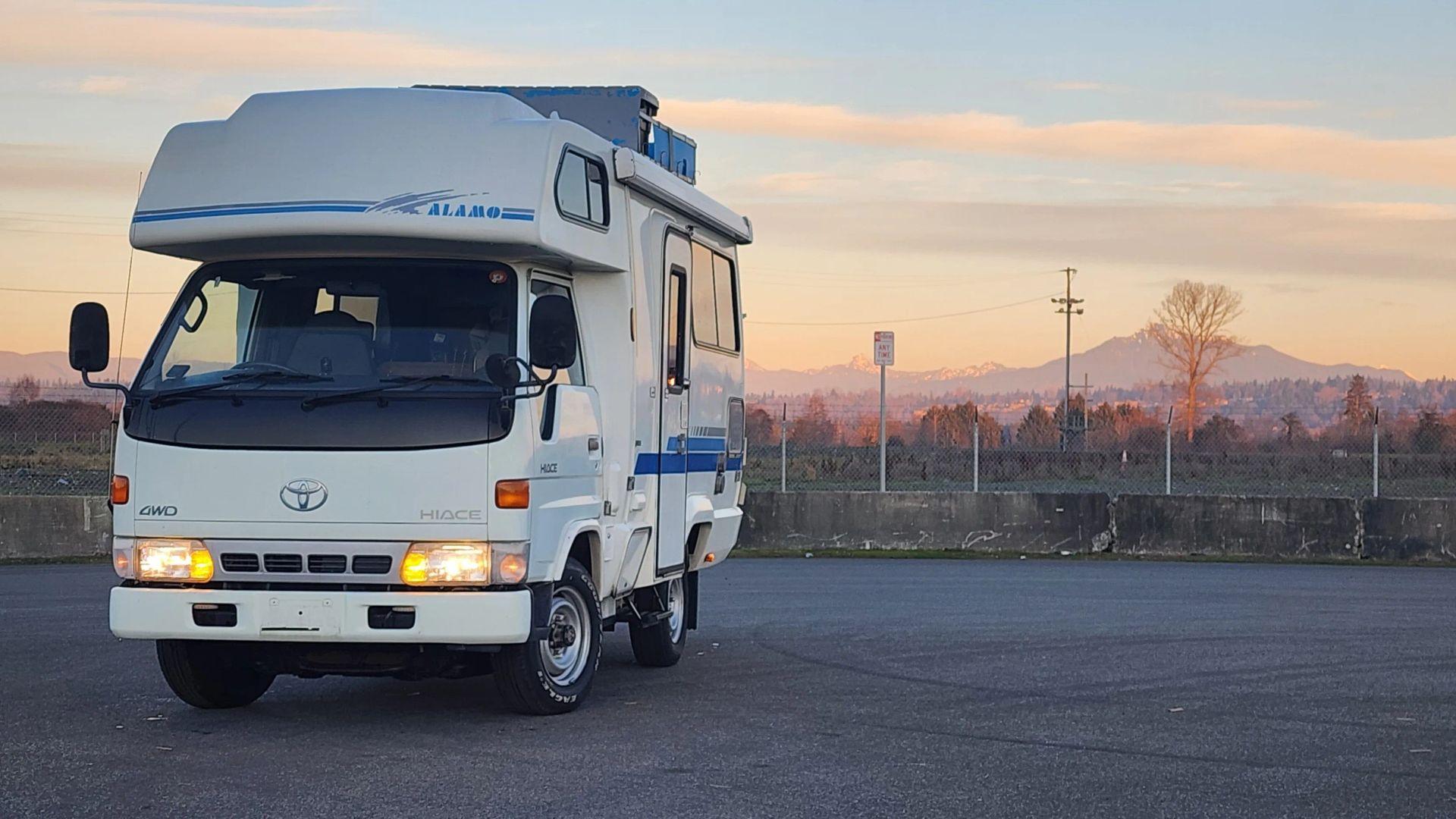 1996 Toyota HiAce Alimo (LY151)