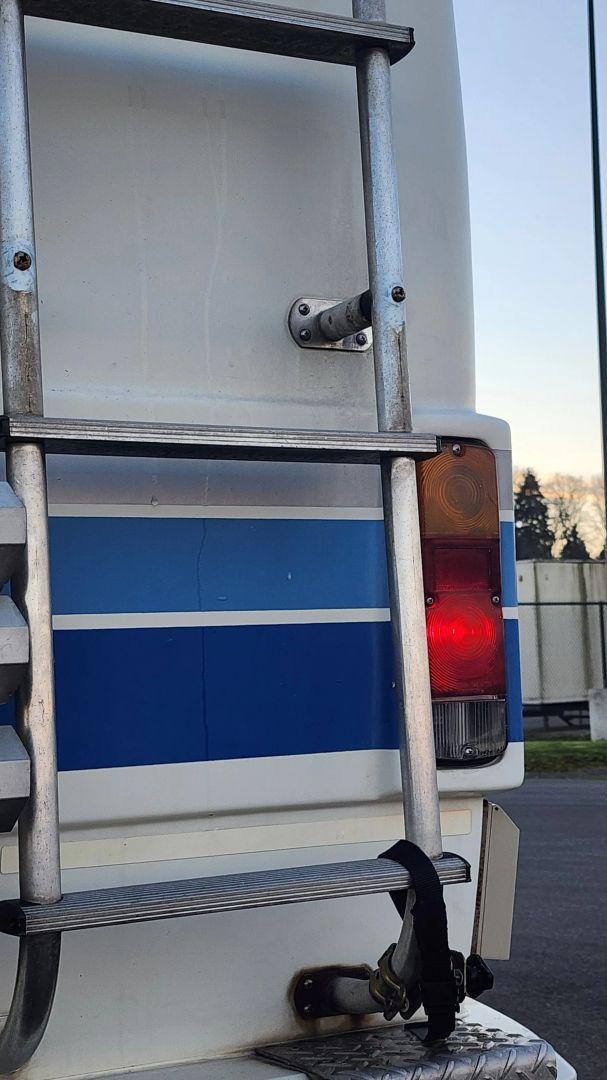 1996 Toyota HiAce Alimo (LY151)