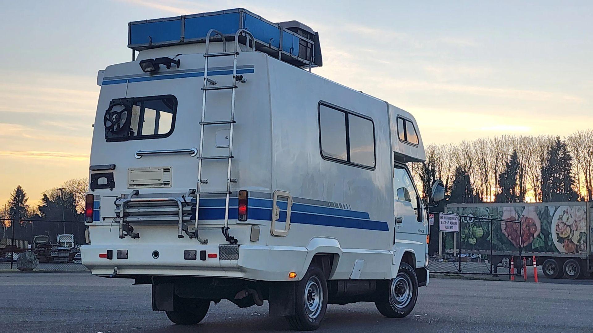1996 Toyota HiAce Alimo (LY151)