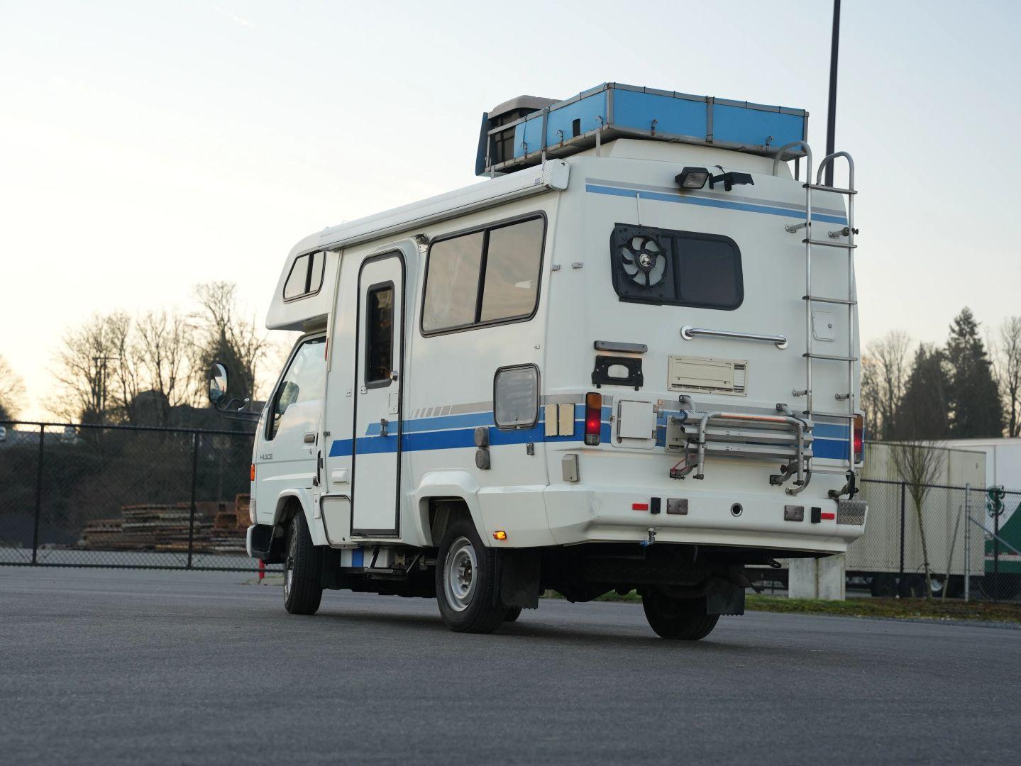 1996 Toyota HiAce Alimo (LY151)