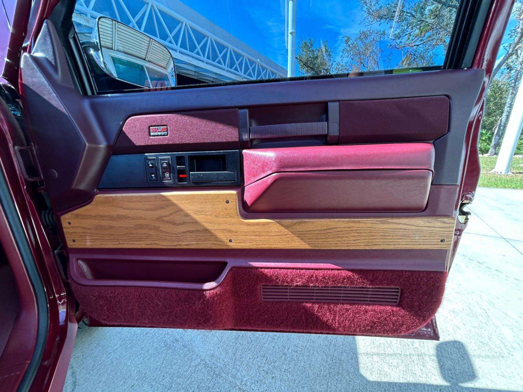 1989 GMC C1500 Sierra Santa Fe Edition