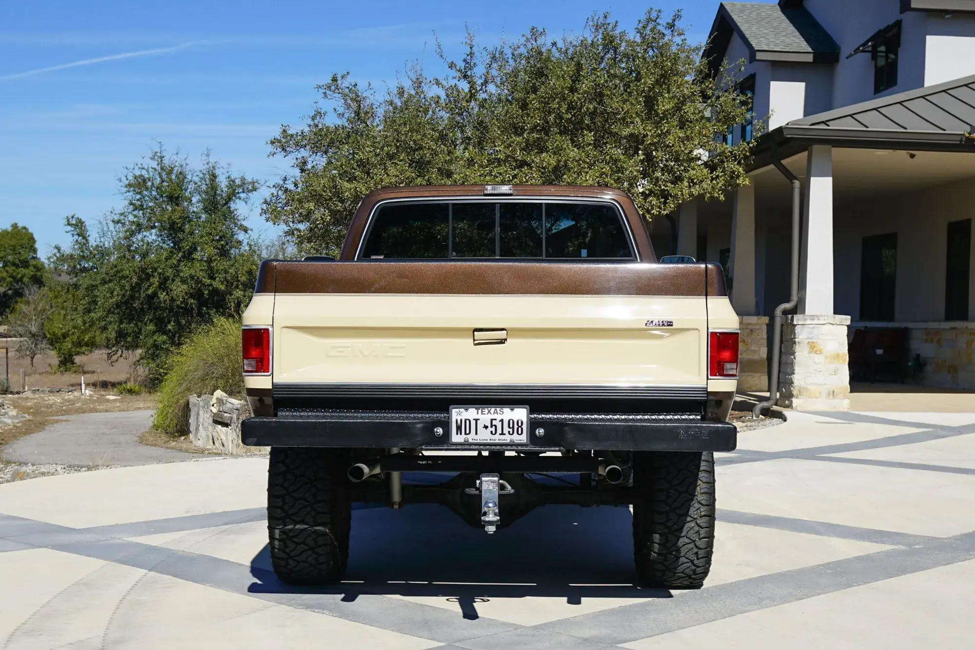 1983 GMC K2500 Sierra Classic - 3