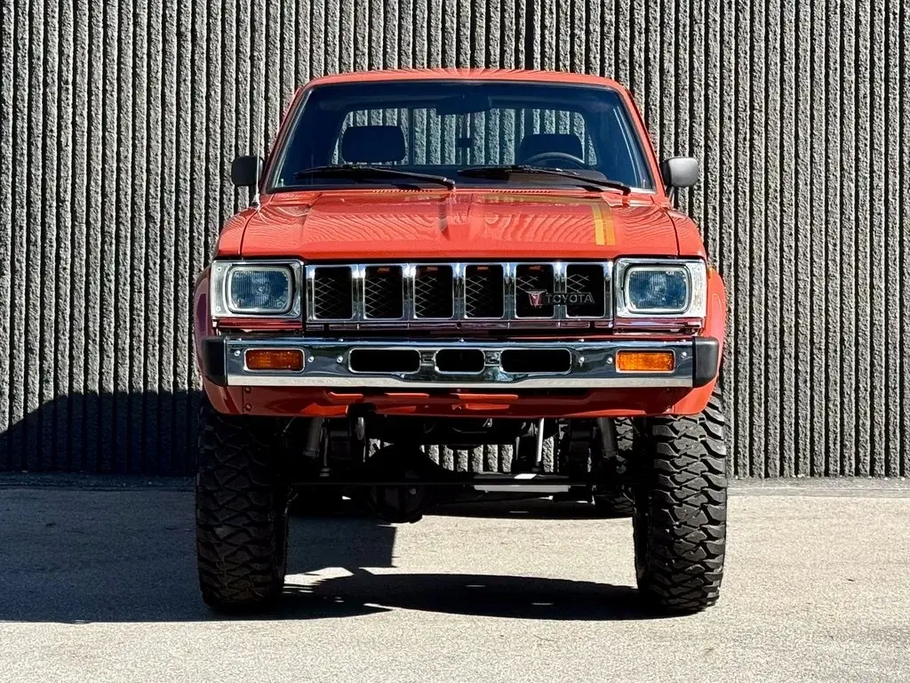 Restored 1983 Toyota Pickup SR5 - 2