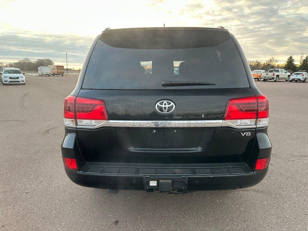 2016 Toyota Land Cruiser