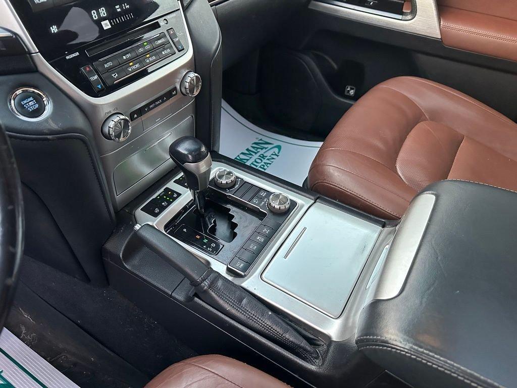 2016 Toyota Land Cruiser