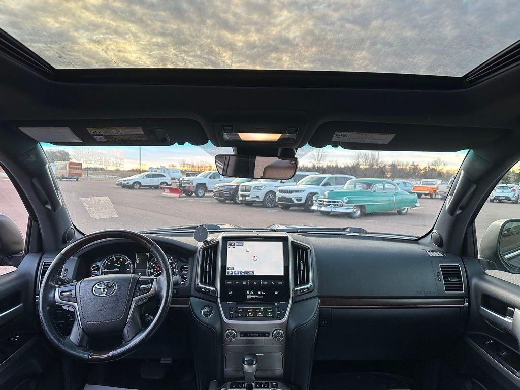 2016 Toyota Land Cruiser