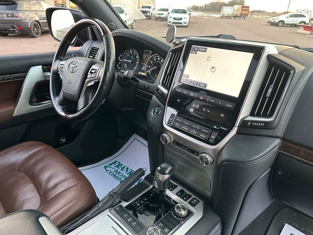 2016 Toyota Land Cruiser