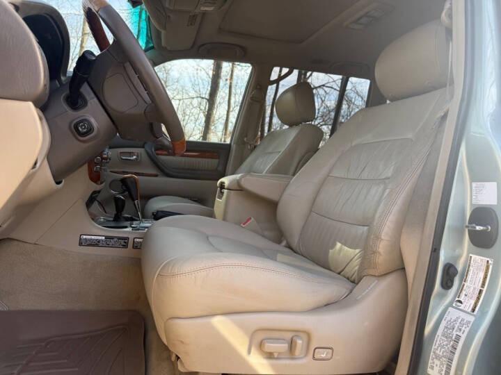 2004 Lexus LX 470