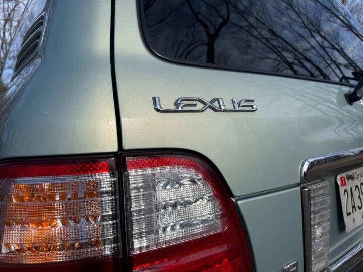 2004 Lexus LX 470