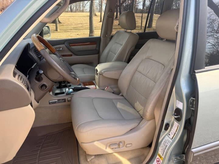 2004 Lexus LX 470