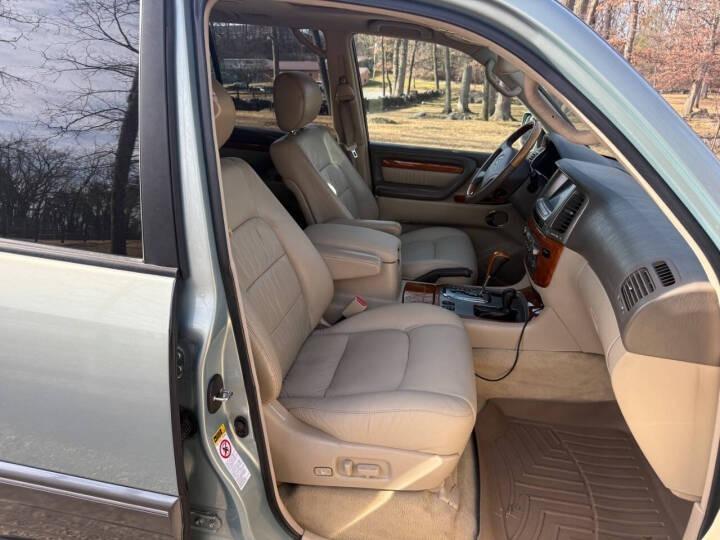 2004 Lexus LX 470