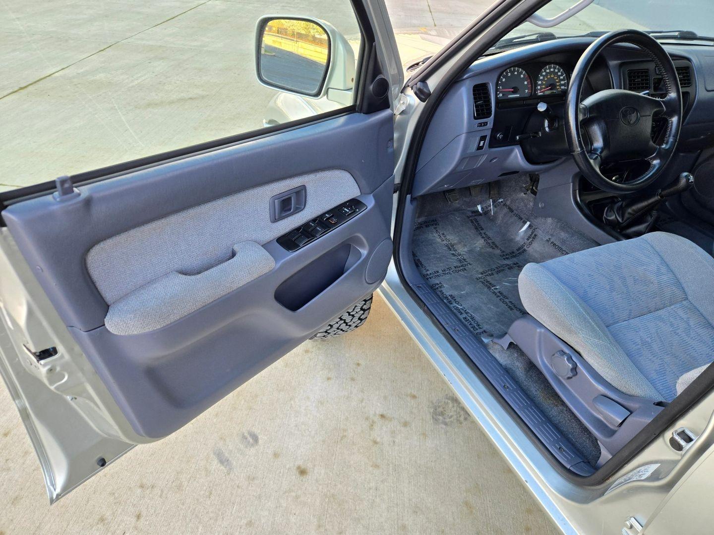 2000 Toyota 4Runner SR5