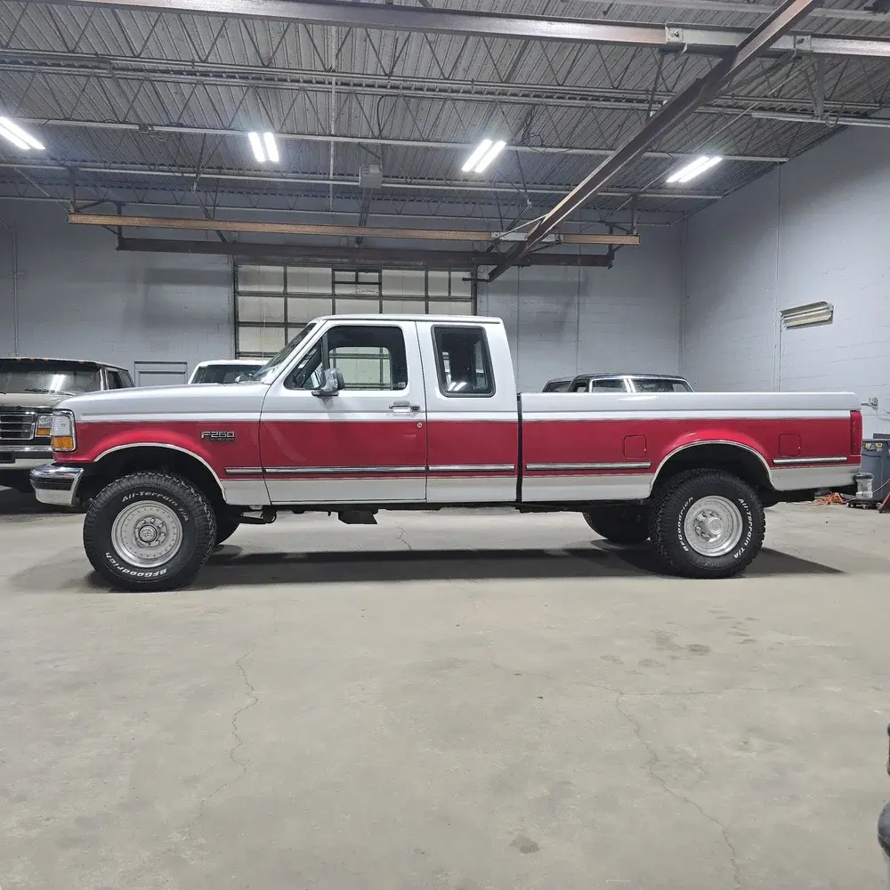 1993 Ford F-250 XLT - 2