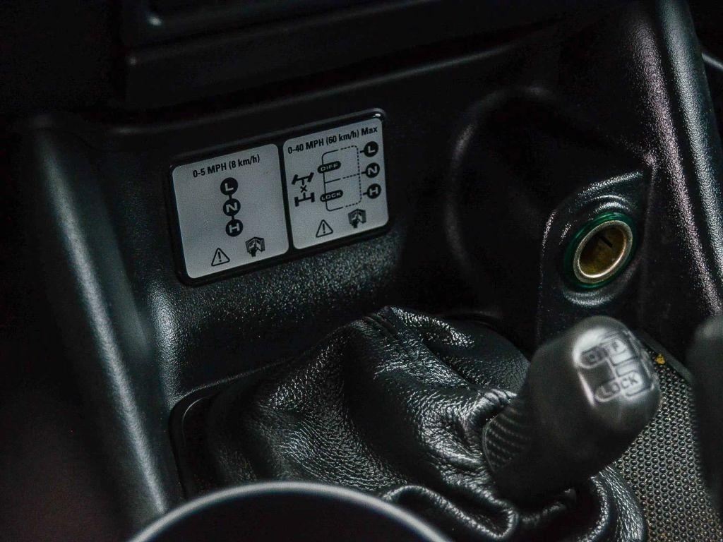 2004 Land Rover Discovery II G4 Challenge