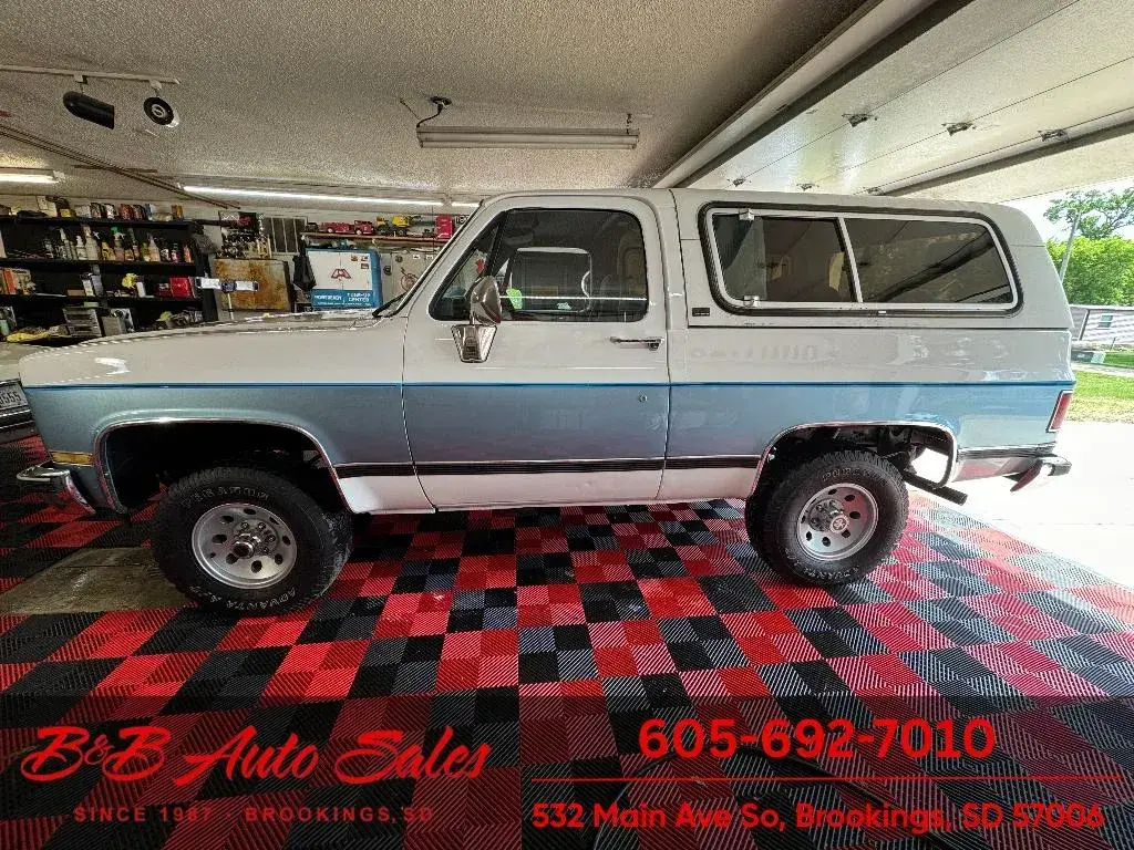 1990 GMC Jimmy SLE - 4