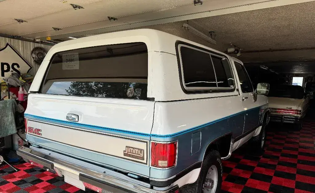 1990 GMC Jimmy SLE - 2