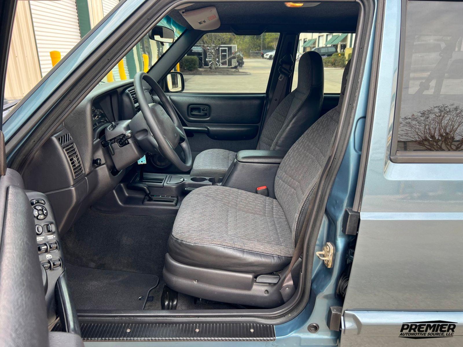 1999 Jeep Cherokee Sport