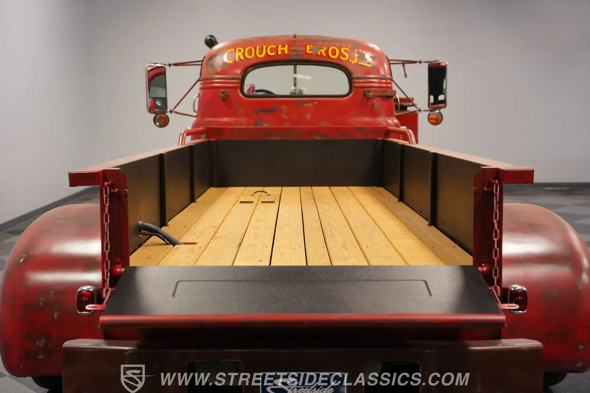 1960 Mack B-Series Replica Dually