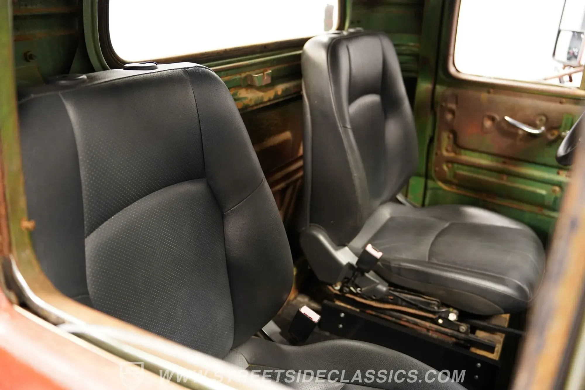 1960 Mack B-Series Replica Dually