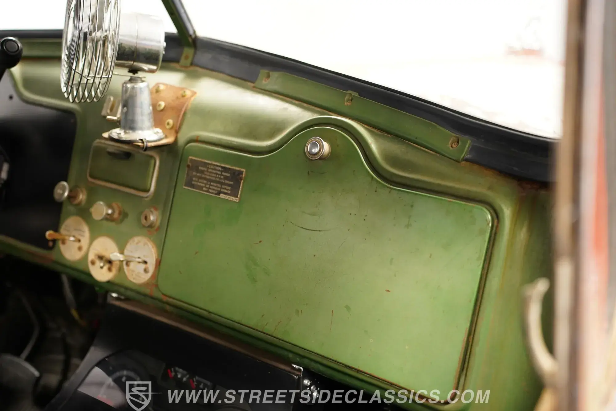 1960 Mack B-Series Replica Dually