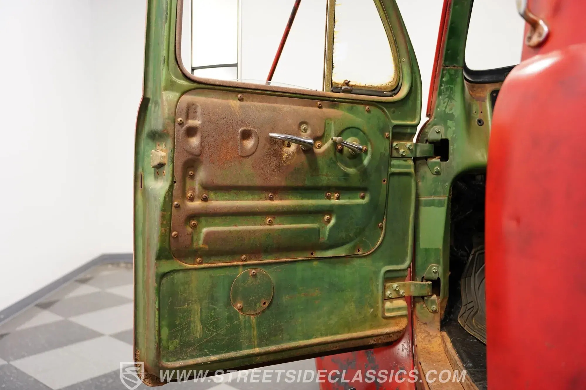 1960 Mack B-Series Replica Dually