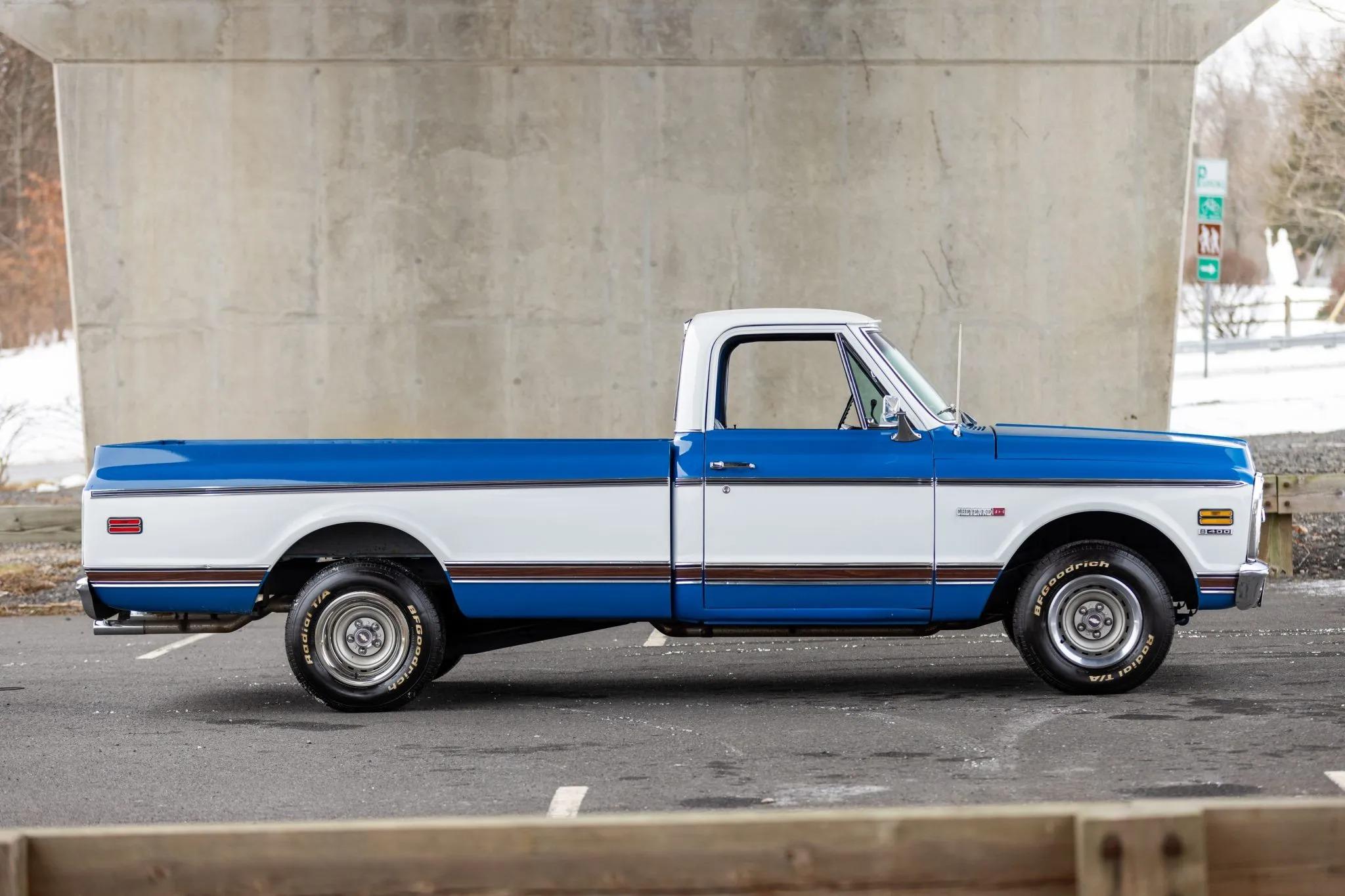 1972 Chevrolet C10 Cheyenne - 2