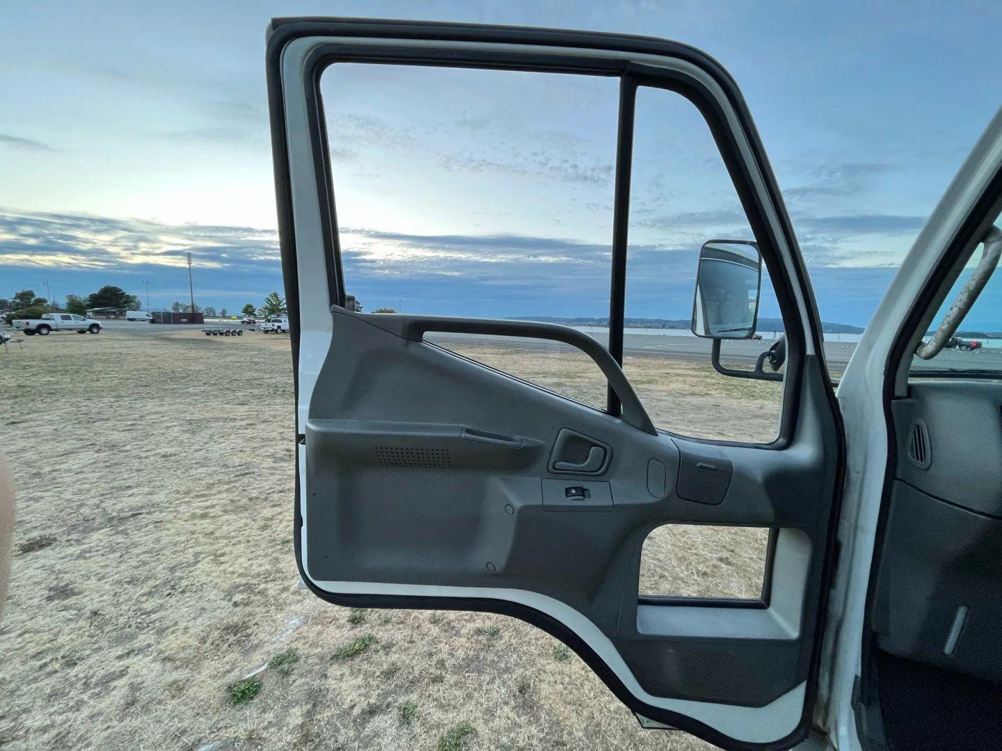 1996 Mitsubishi Canter Camper