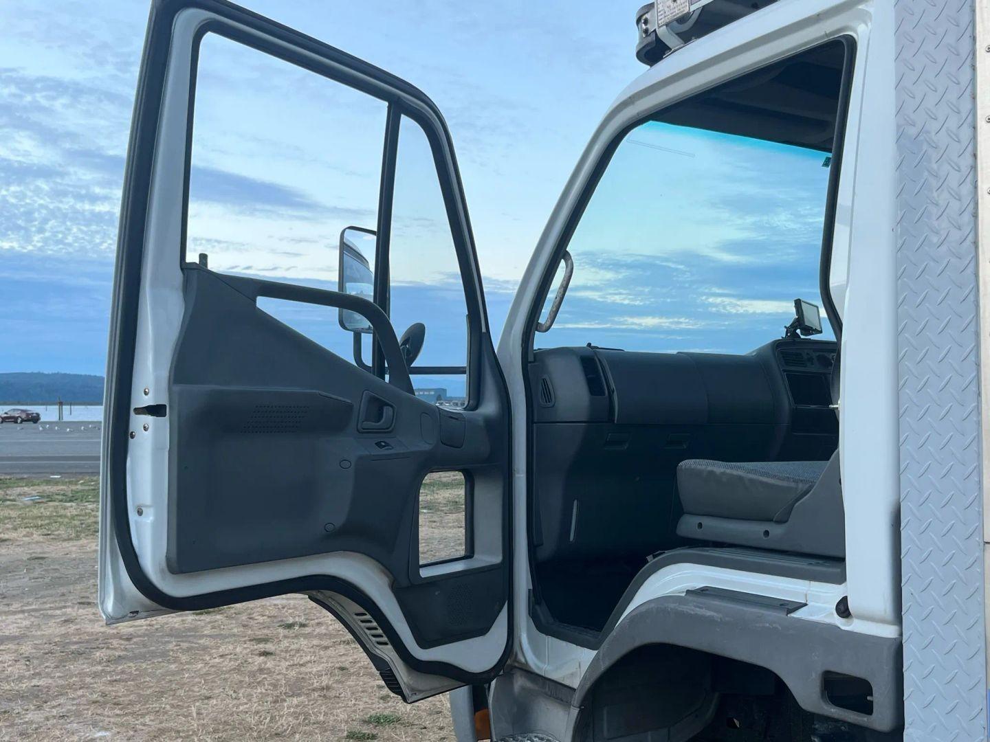 1996 Mitsubishi Canter Camper