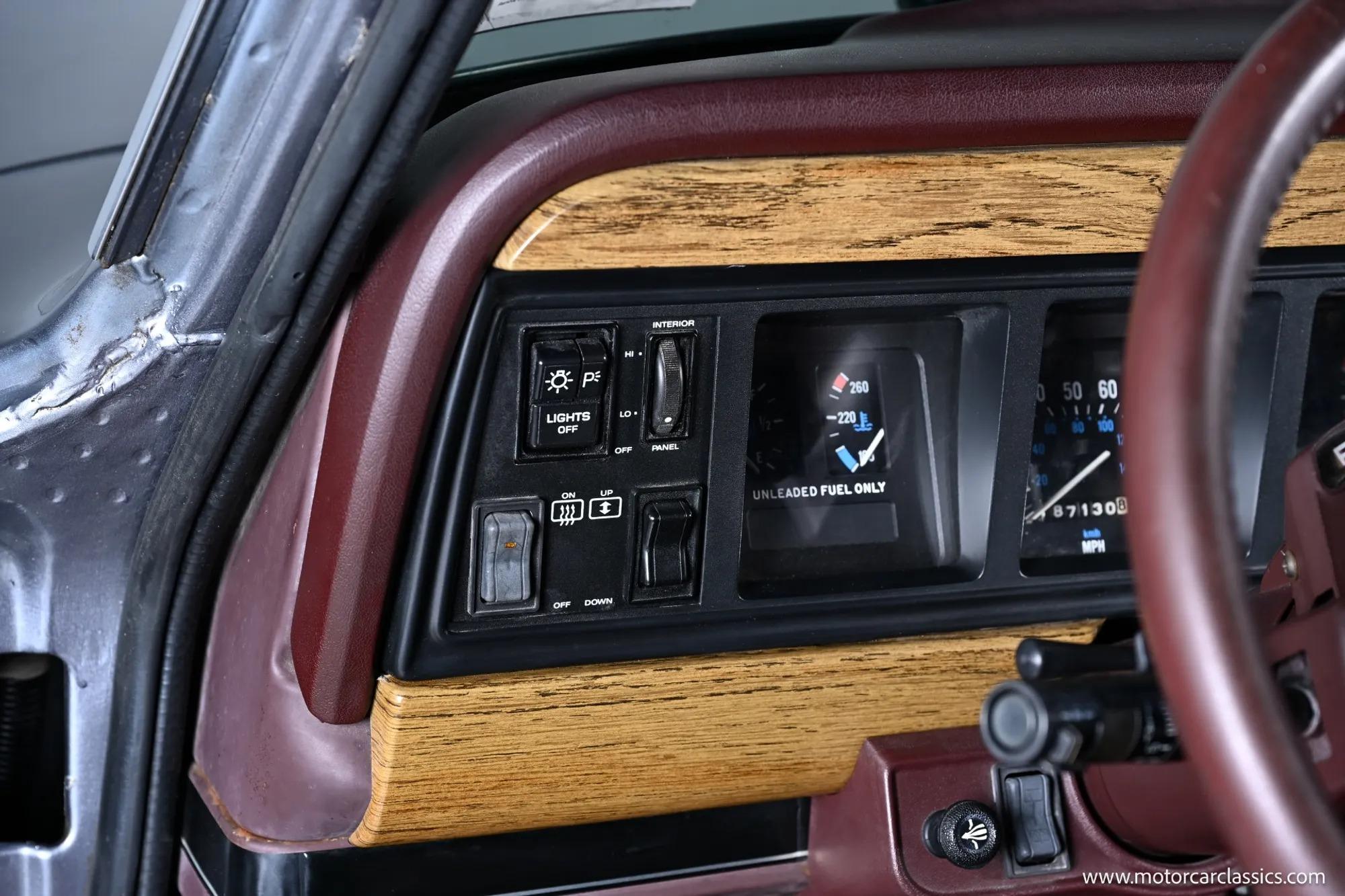 1991 Jeep Grand Wagoneer