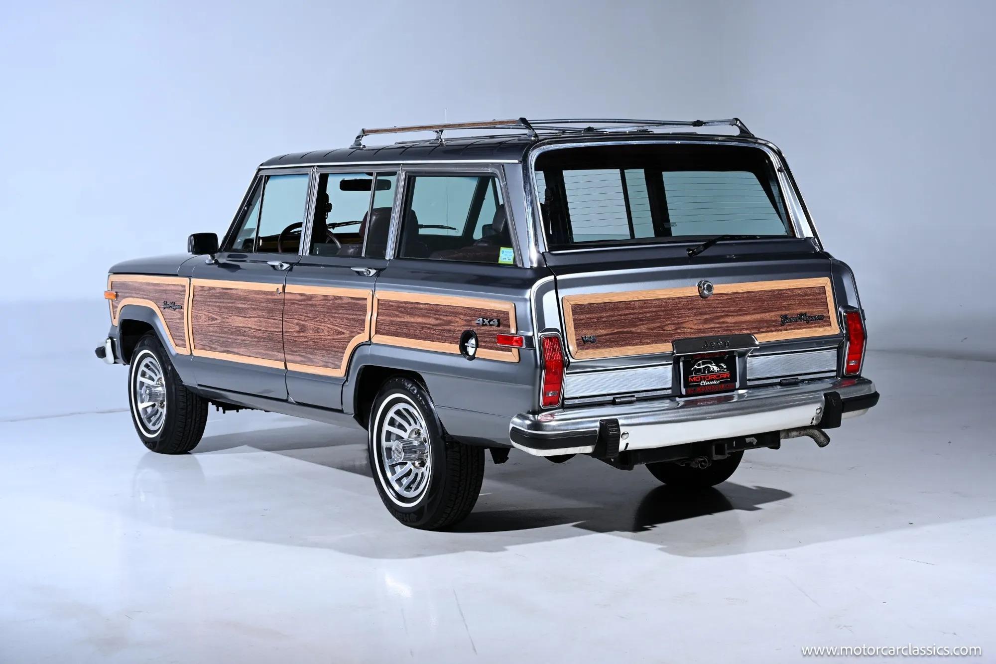 1991 Jeep Grand Wagoneer - 5